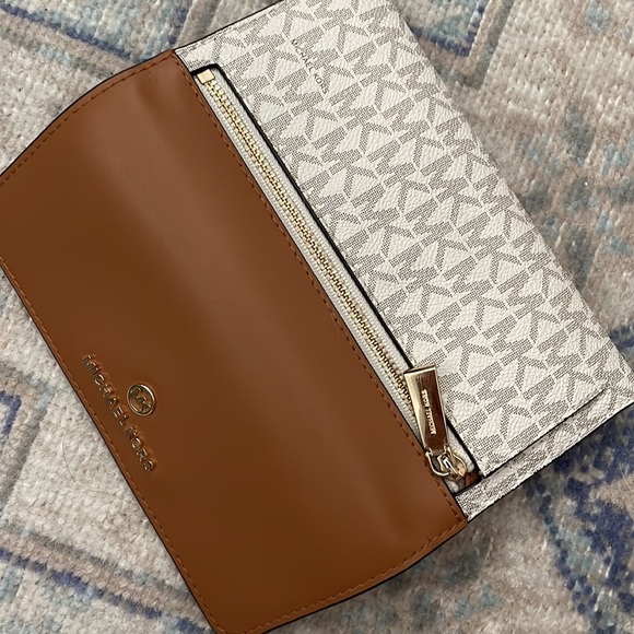 Michael Kors Purse & Wallet Set - Picture 6 of 7